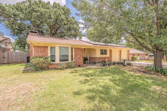 506 E Huitt Lane, Euless, TX 76040