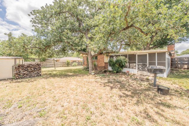 506 E Huitt Lane, Euless, TX 76040