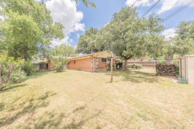 506 E Huitt Lane, Euless, TX 76040