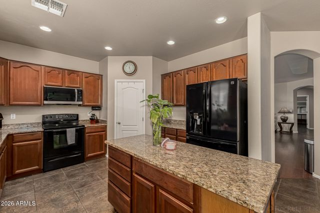 17153 W GAMBIT Trail, Surprise, AZ 85387