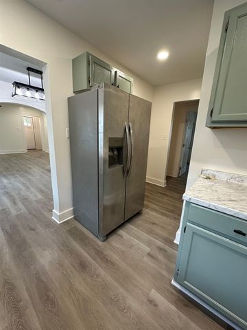 108 W Hughes St, Longview, TX 75602