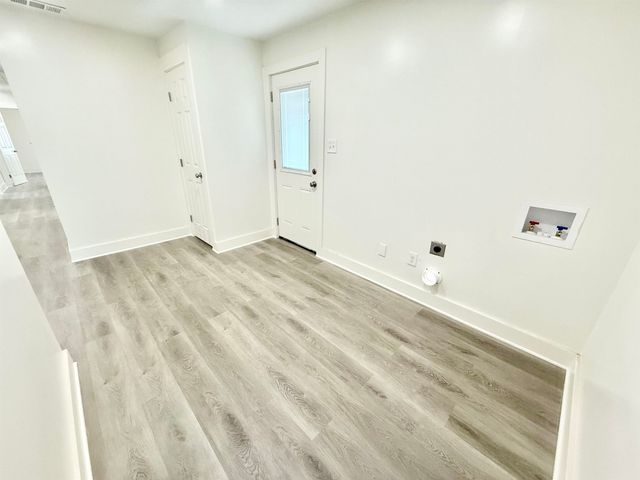 108 W Hughes St, Longview, TX 75602