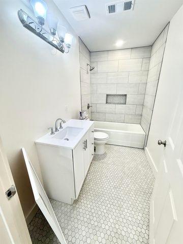 108 W Hughes St, Longview, TX 75602