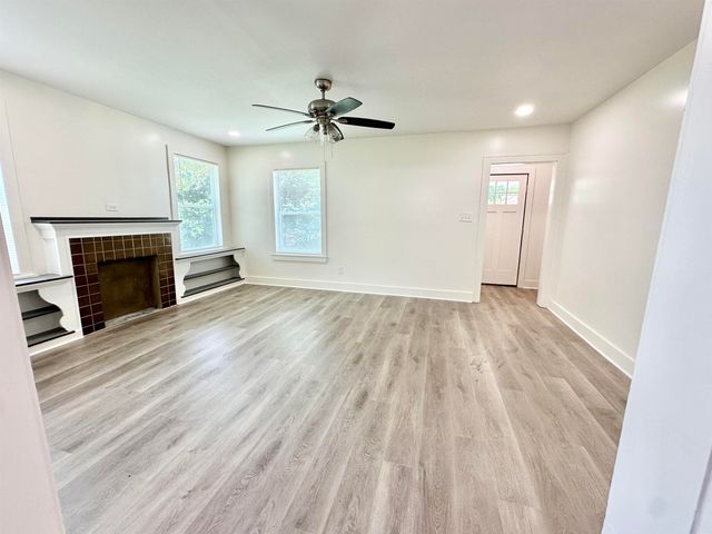 108 W Hughes St, Longview, TX 75602
