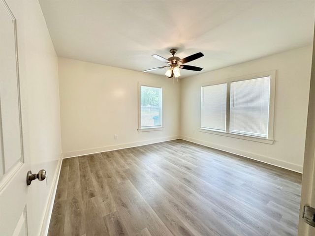 108 W Hughes St, Longview, TX 75602