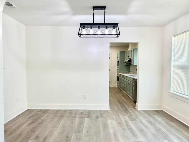108 W Hughes St, Longview, TX 75602