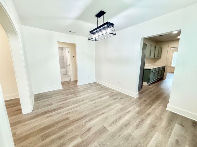 108 W Hughes St, Longview, TX 75602