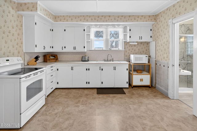 471 Russell Road, Bethlehem, NY 12203