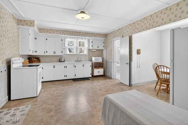 471 Russell Road, Bethlehem, NY 12203