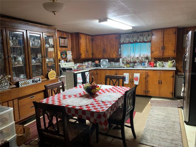 118 N SUNSET AVENUE, Mascotte, FL 34753