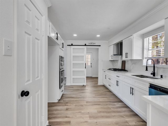 7610 Theisswood Rd, Spring, TX 77379