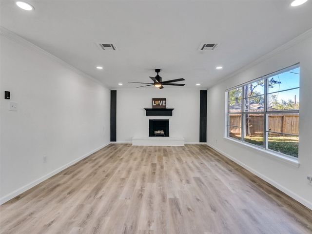 7610 Theisswood Rd, Spring, TX 77379