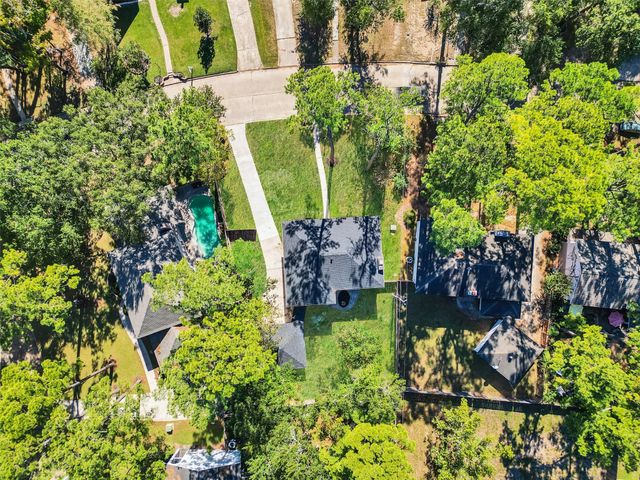 7610 Theisswood Rd, Spring, TX 77379