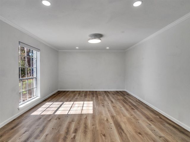 7610 Theisswood Rd, Spring, TX 77379