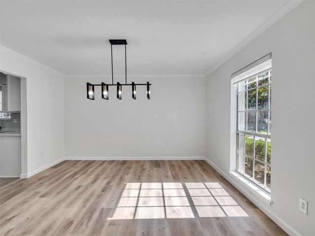 7610 Theisswood Rd, Spring, TX 77379