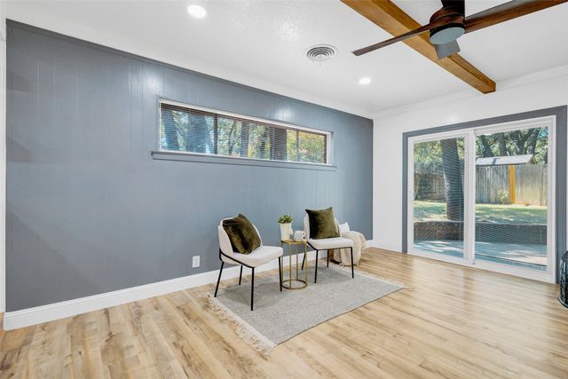 612 Circleview Drive S, Hurst, TX 76054