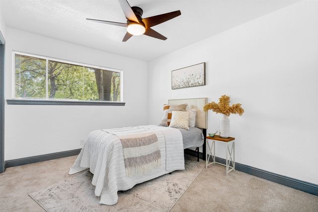 612 Circleview Drive S, Hurst, TX 76054