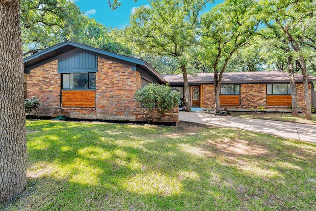 612 Circleview Drive S, Hurst, TX 76054