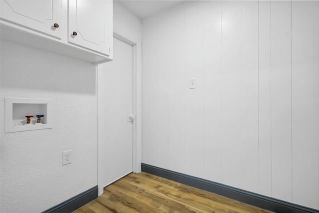 612 Circleview Drive S, Hurst, TX 76054