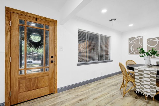 612 Circleview Drive S, Hurst, TX 76054