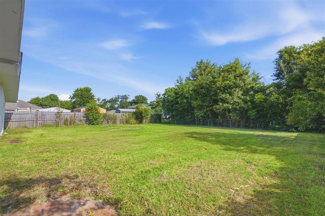 901 Cherryhill Street, Lake Charles, LA 70607