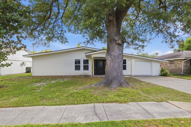 901 Cherryhill Street, Lake Charles, LA 70607