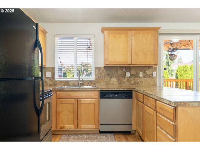 2701 Ne HALE Ave, Gresham, OR 97030