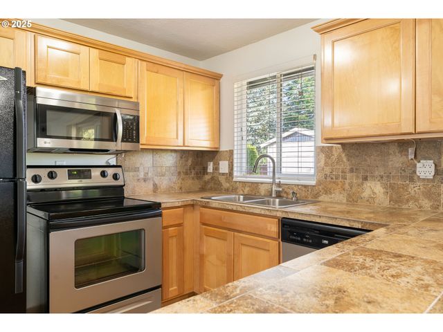 2701 Ne HALE Ave, Gresham, OR 97030