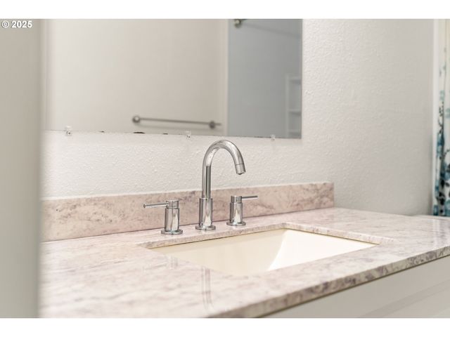 2701 Ne HALE Ave, Gresham, OR 97030