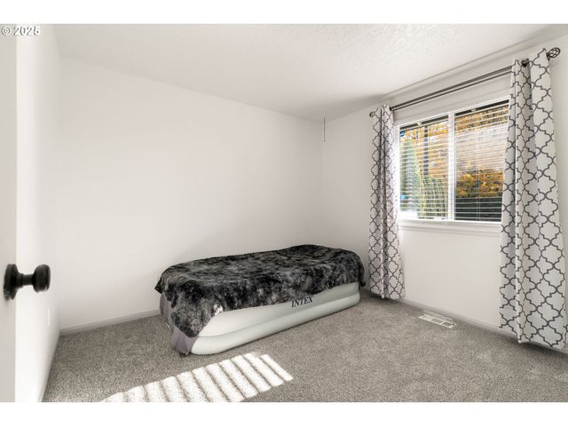 2701 Ne HALE Ave, Gresham, OR 97030