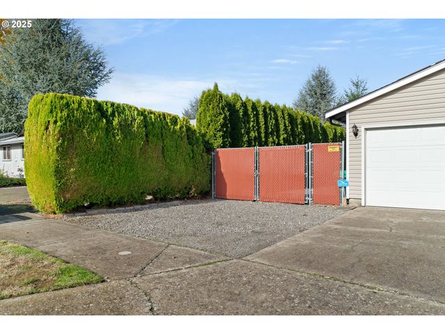 2701 Ne HALE Ave, Gresham, OR 97030