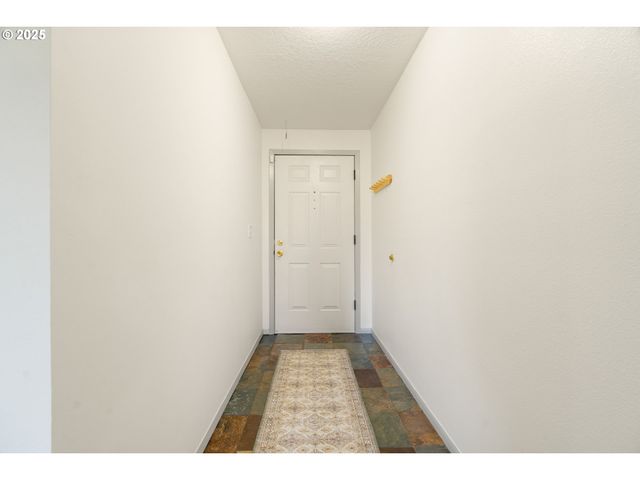 2701 Ne HALE Ave, Gresham, OR 97030