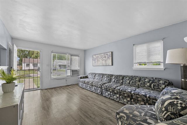 10028 Stahelin Avenue, Detroit, MI 48228