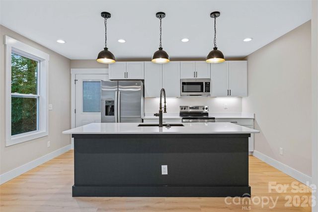 112 Baldwin Road, Arden, NC 28704