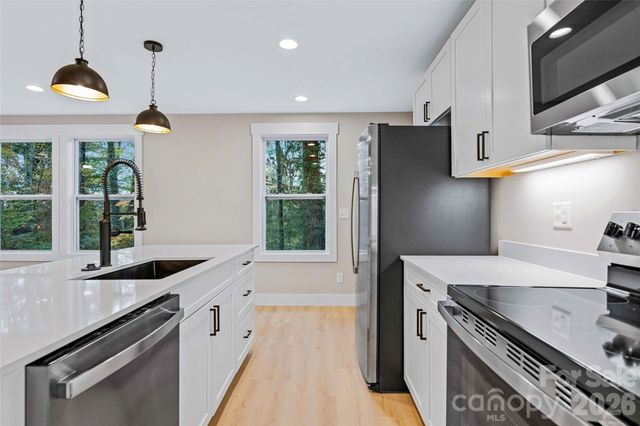 112 Baldwin Road, Arden, NC 28704