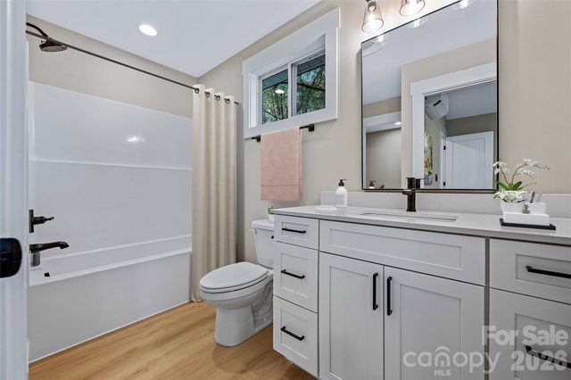 112 Baldwin Road, Arden, NC 28704