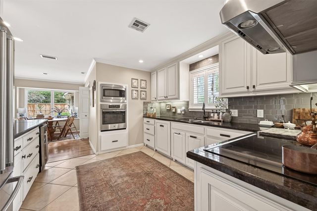 10122 Pine Forest Road, Houston, TX 77042