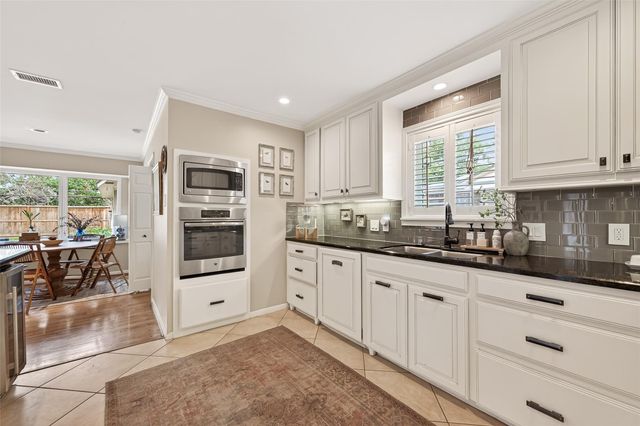 10122 Pine Forest Road, Houston, TX 77042