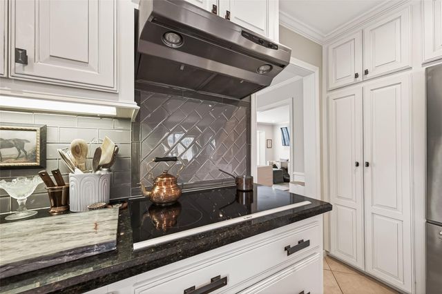 10122 Pine Forest Road, Houston, TX 77042