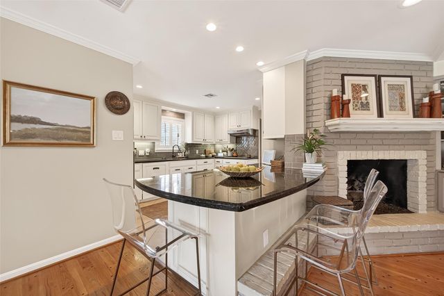 10122 Pine Forest Road, Houston, TX 77042