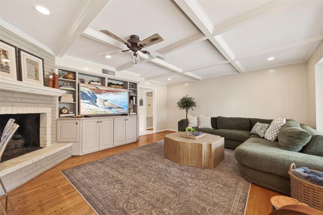 10122 Pine Forest Road, Houston, TX 77042