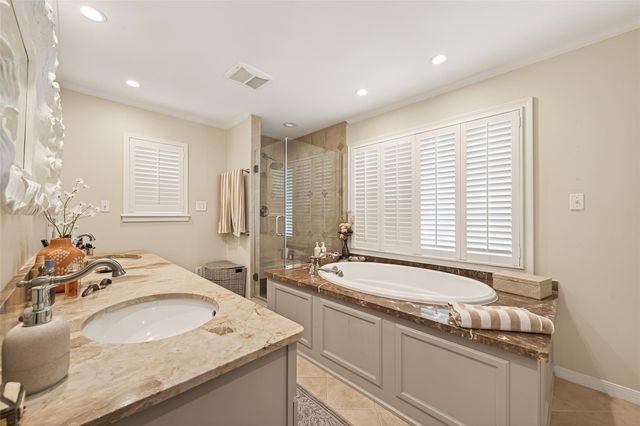 10122 Pine Forest Road, Houston, TX 77042