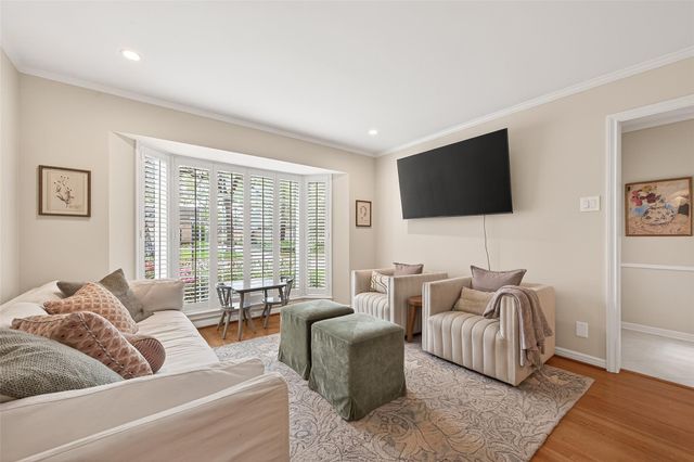 10122 Pine Forest Road, Houston, TX 77042