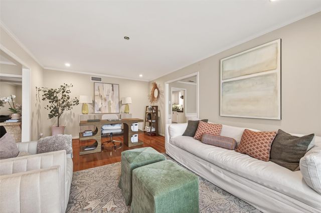 10122 Pine Forest Road, Houston, TX 77042