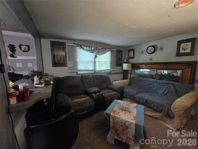 413 S Pinchback Avenue, Bessemer City, NC 28016