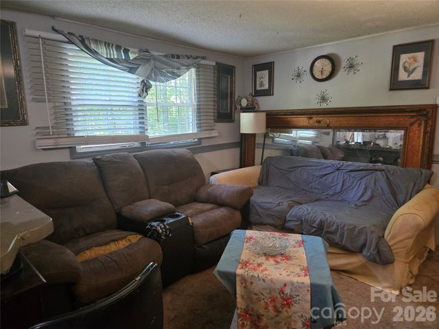 413 S Pinchback Avenue, Bessemer City, NC 28016