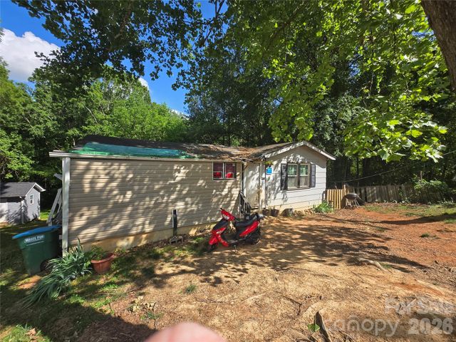 413 S Pinchback Avenue, Bessemer City, NC 28016