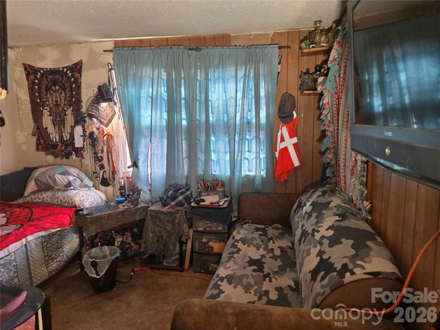 413 S Pinchback Avenue, Bessemer City, NC 28016