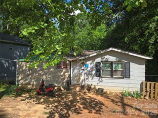 413 S Pinchback Avenue, Bessemer City, NC 28016
