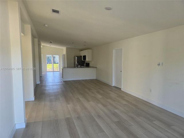 2913 SW 34th St., Lehigh Acres, FL 33976